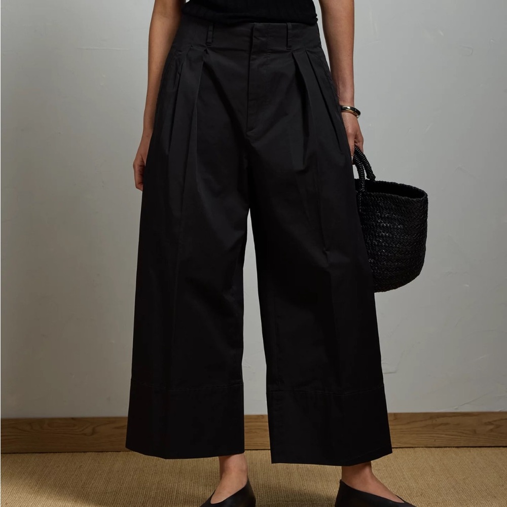 AE77 Premium Cropped Trouser in black